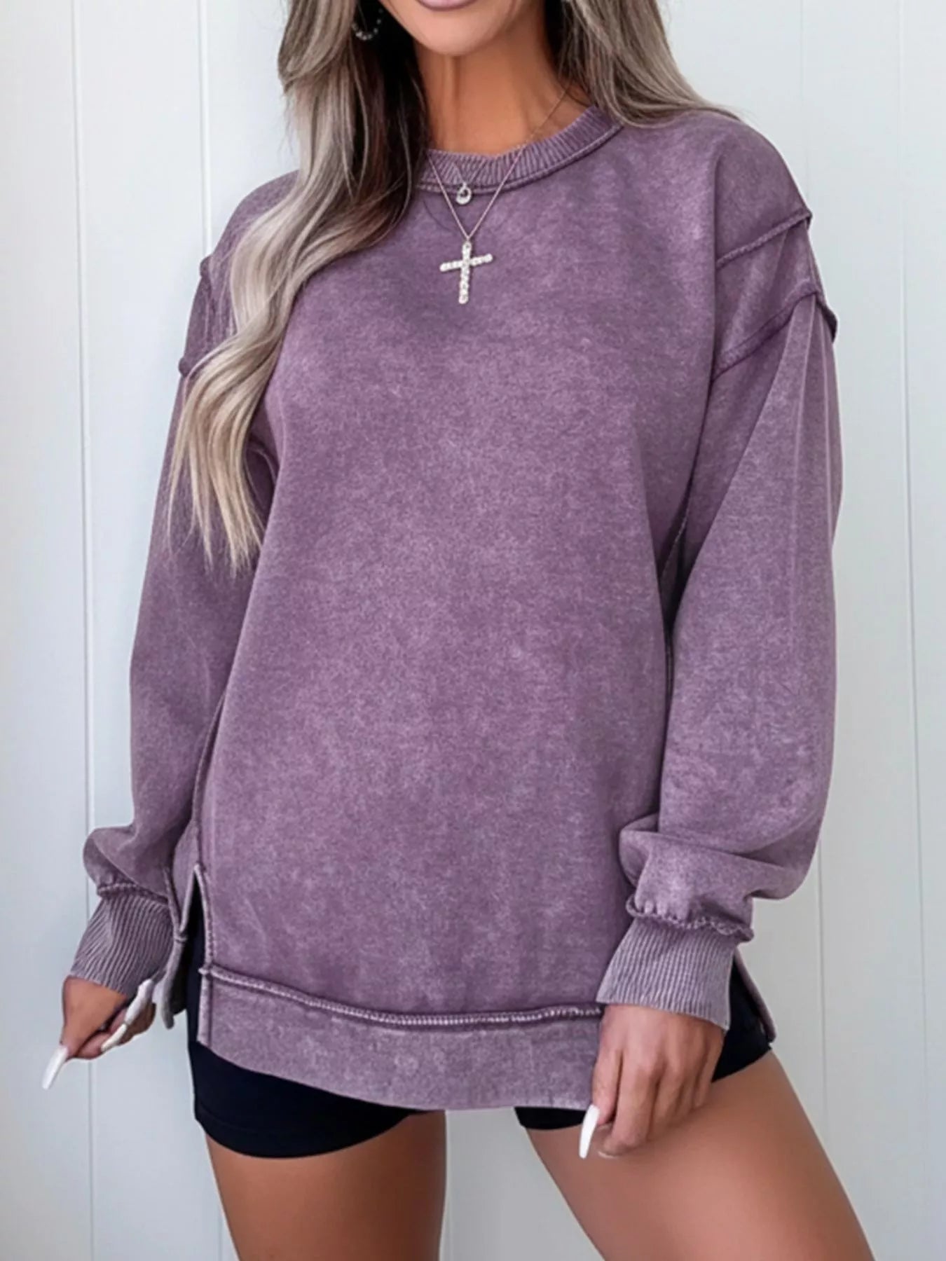 Washed oversized sweatshirt with side slit