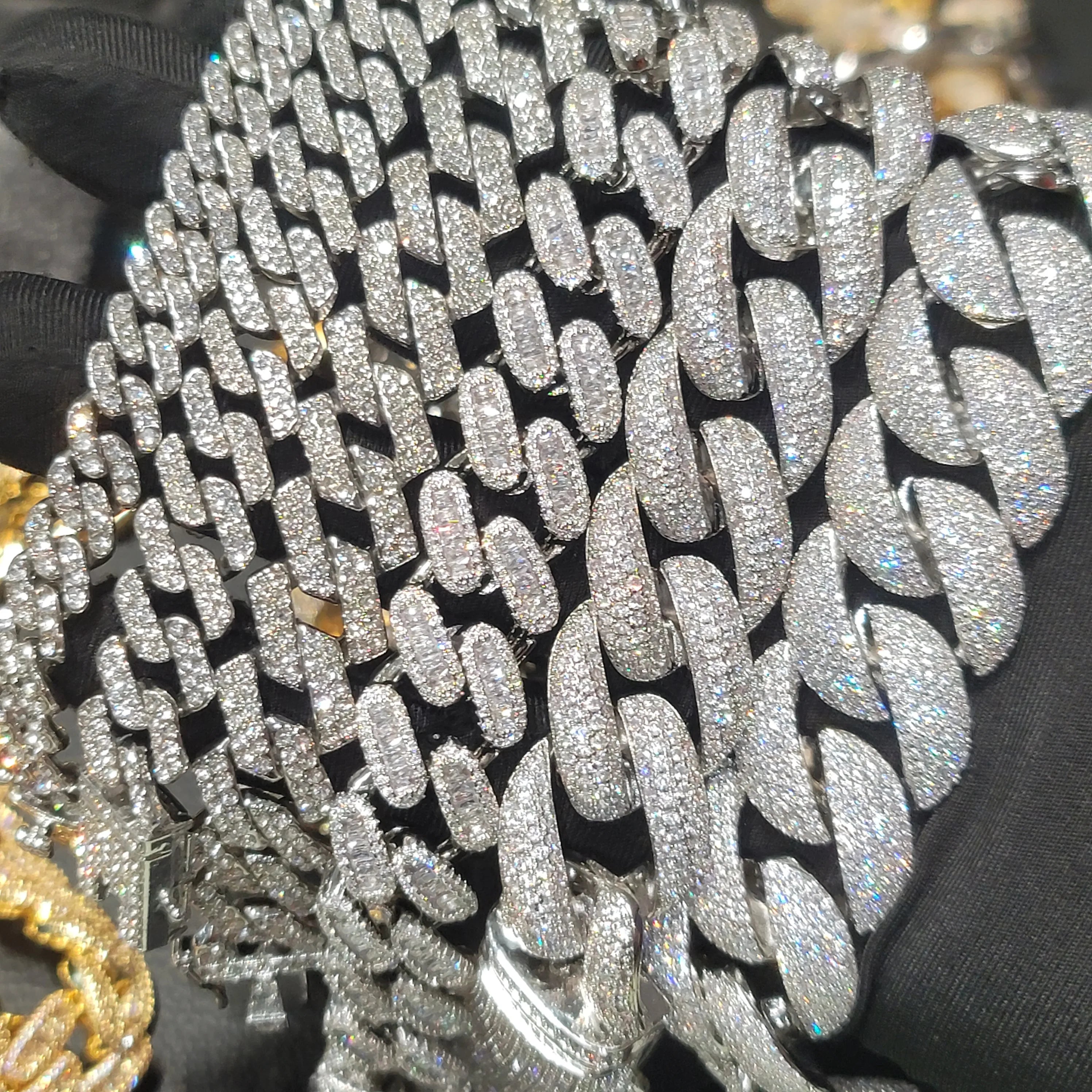 Miami Cuban Link Chain Necklace — 12, 20 or 24 mm — product image 6