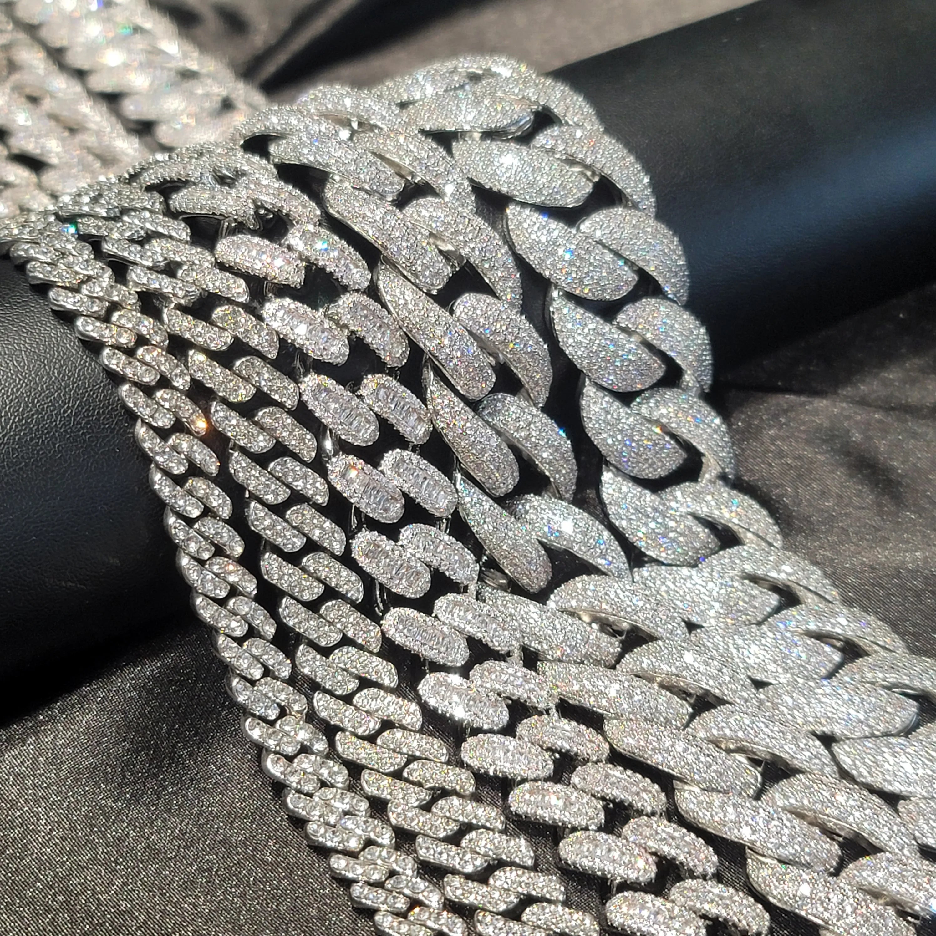 Miami Cuban Link Chain Necklace — 12, 20 or 24 mm — product image 4