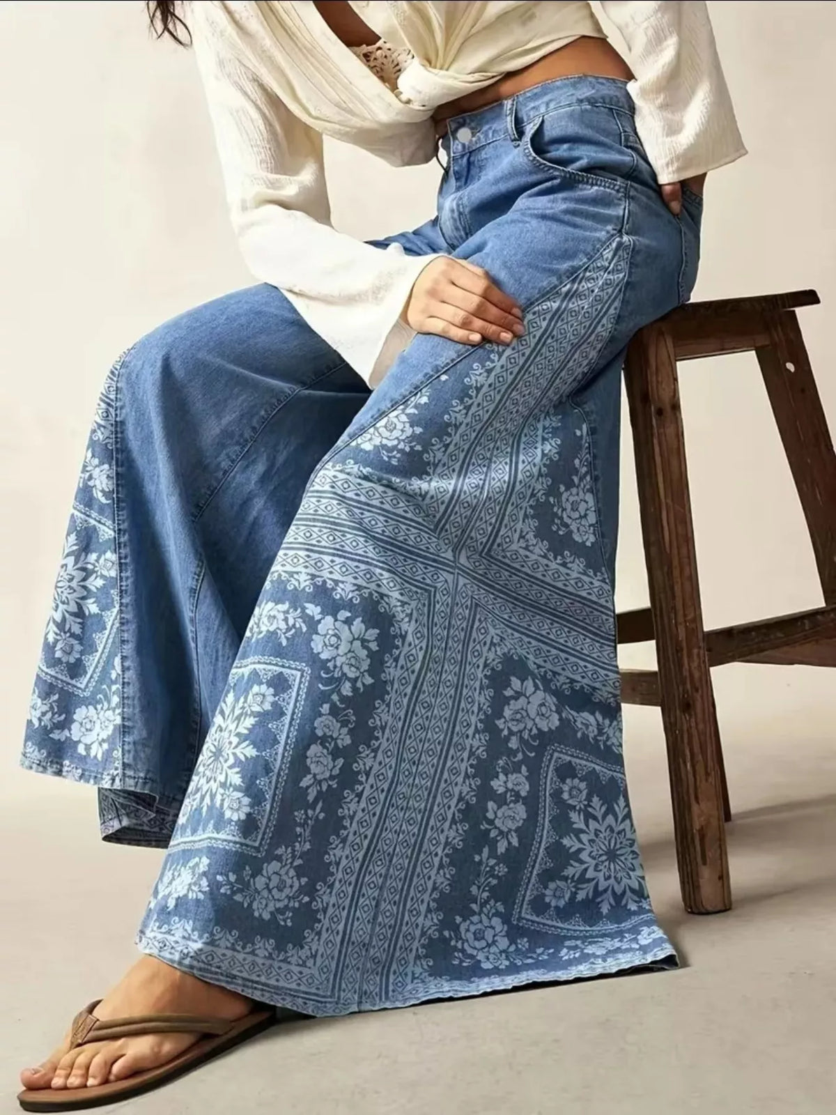 Floral Print Wide-Leg Flare Jeans — product image 4